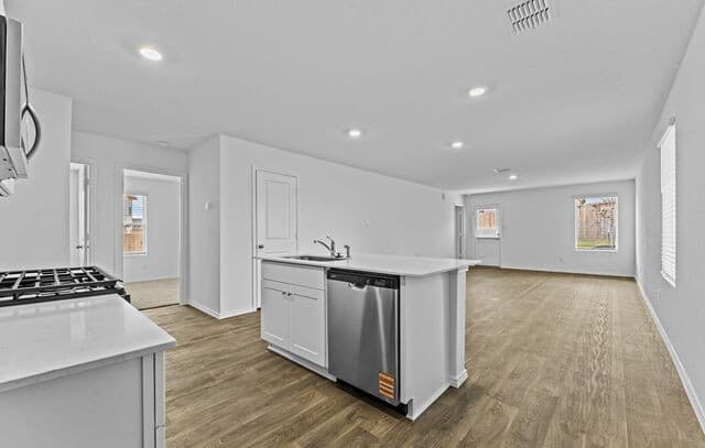 3-bedroom rental at 10723 Criterion in San Antonio, TX — photo 4