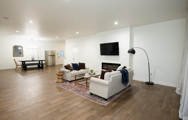 3-bedroom rental at 2215 Lake Louise in San Antonio, TX — photo 3