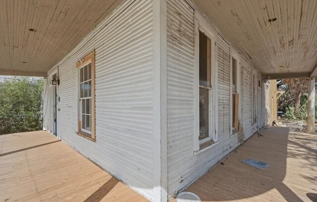 6-bedroom rental at 611 Mason St in San Antonio, TX — photo 5