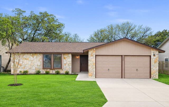 3-bedroom rental at 5446 Vista Trl in San Antonio, TX — photo 1