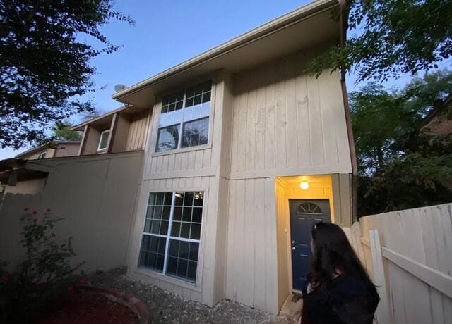2-bedroom rental at 12016 Ashrock Unit 0 in San Antonio, TX — photo 2