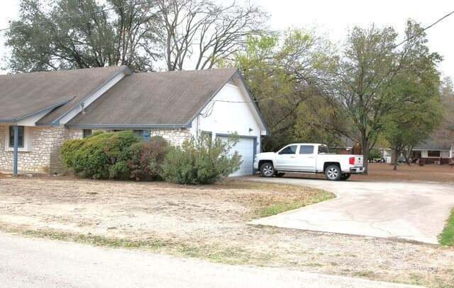 3-bedroom rental at 802 Athens in Castroville, TX — photo 2