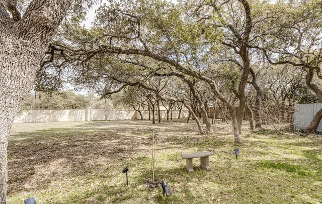 3-bedroom rental at 18815 Agincourt in San Antonio, TX — photo 4
