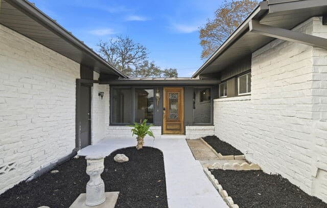 4-bedroom rental at 1311 Wiltshire in Terrell Hills, TX — photo 5