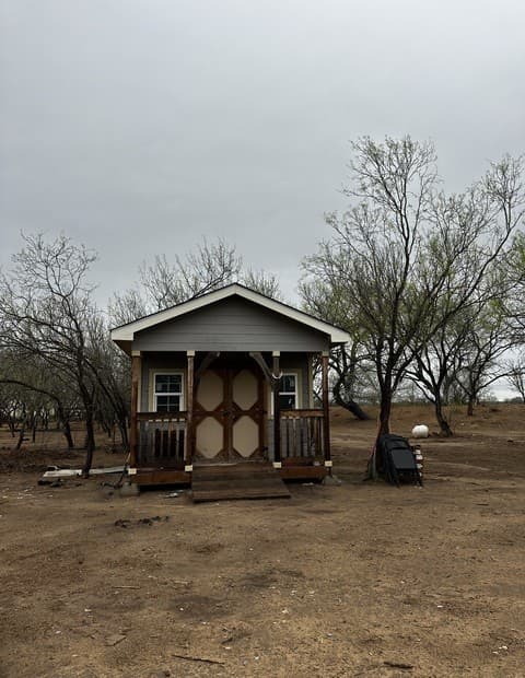 rental at 1083 County Road 6610 in Devine, TX — photo 4