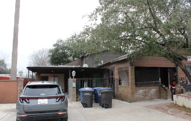 rental at 306 E Huff in San Antonio, TX — photo 3