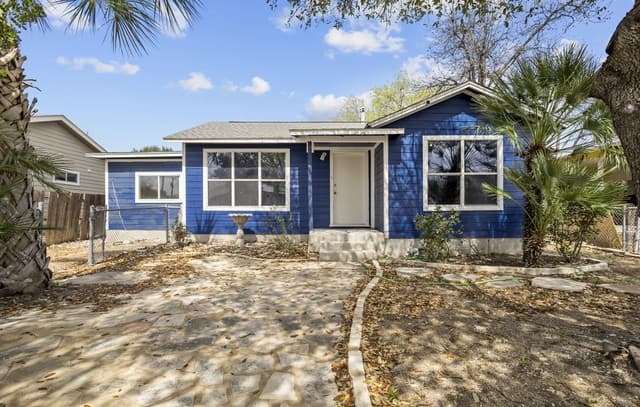 2-bedroom rental at 119 Freiling in San Antonio, TX — photo 1