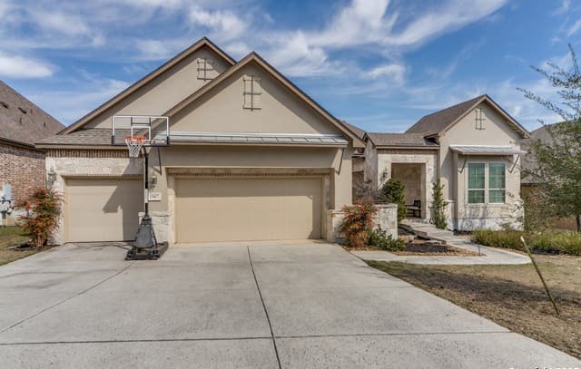 4-bedroom rental at 1907 Lindaver in San Antonio, TX — photo 1