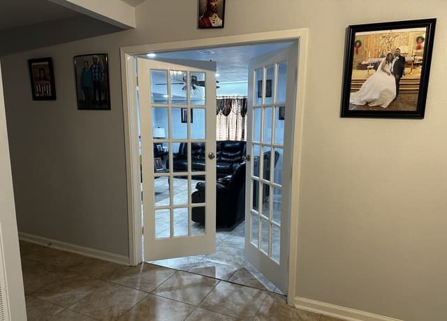 3-bedroom rental at 5407 Timbermont Drive in San Antonio, TX — photo 3
