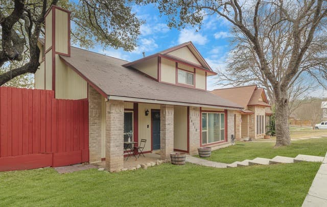 3-bedroom rental at 14118 Sage Trail in San Antonio, TX — photo 3