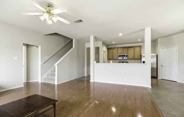 4-bedroom rental at 22130 Prospect Hl in San Antonio, TX — photo 4