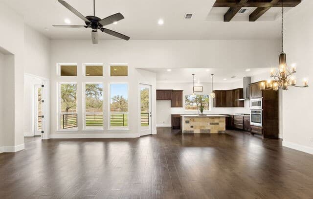 5-bedroom rental at 1217 Paladin Trail in Spring Branch, TX — photo 3
