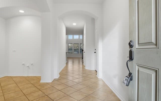 5-bedroom rental at 509 Brook Shadow in Cibolo, TX — photo 4
