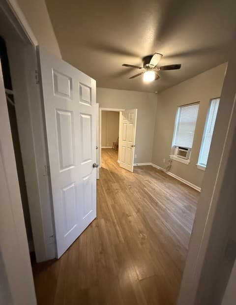 rental at 1306 Mesquite in San Antonio, TX — photo 2