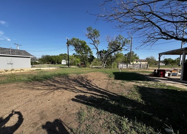 rental at WILLOW Willow in Jourdanton, TX — photo 1