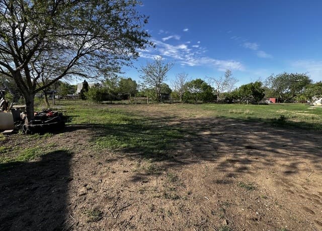 rental at WILLOW Willow in Jourdanton, TX — photo 2