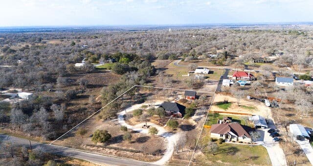 4-bedroom rental at 1007 Bluebonnet Lane (Lot 195) in Adkins, TX — photo 2