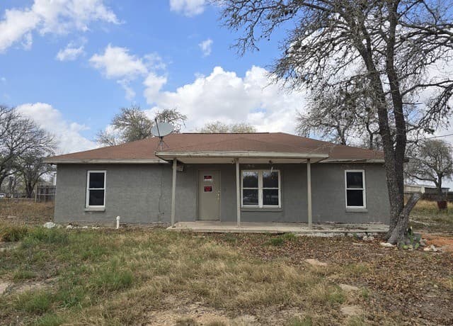 2-bedroom rental at 22903 Sweet Liberty in Elmendorf, TX — photo 1