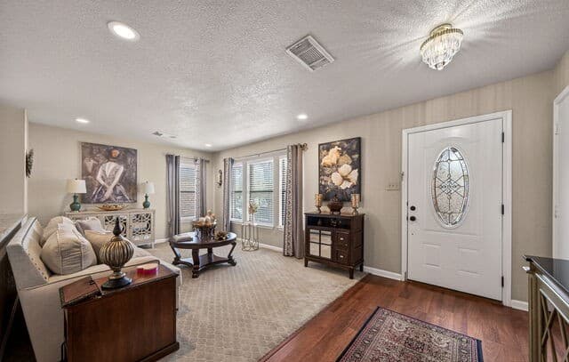 3-bedroom rental at 18622 Wooded Creek in San Antonio, TX — photo 5