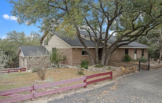 4-bedroom rental at 23314 Eagle Gap in San Antonio, TX — photo 3