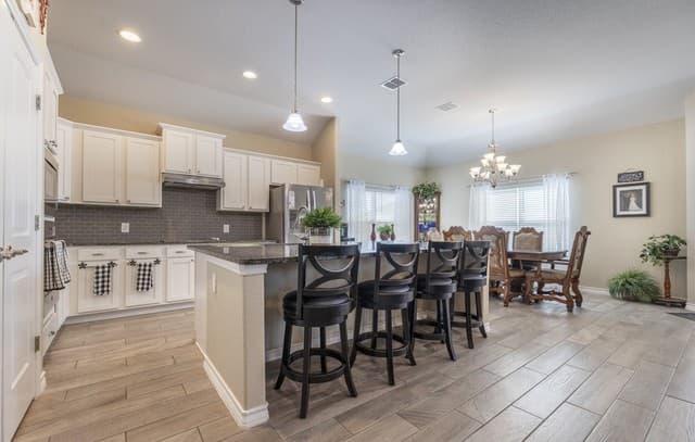 3-bedroom rental at 133 Grand View in Floresville, TX — photo 1