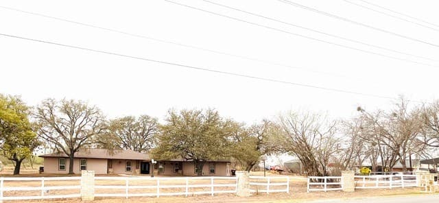 5-bedroom rental at 12335 Shepherd in Atascosa, TX — photo 3