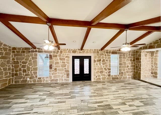 5-bedroom rental at 12335 Shepherd in Atascosa, TX — photo 5