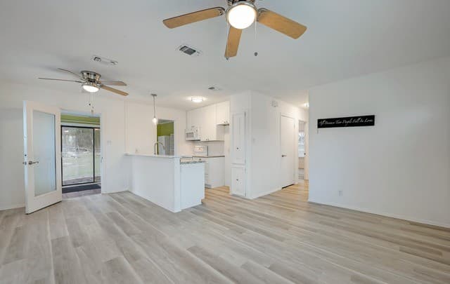 2-bedroom rental at 3118 Tanglewood in Spring Branch, TX — photo 5