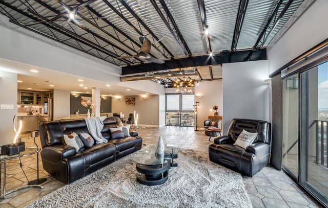 3-bedroom rental at 7701 Wurzbach Unit 2303 in San Antonio, TX — photo 2