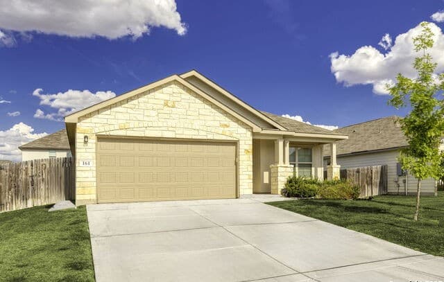 3-bedroom rental at 161 Sambar Main in Schertz, TX — photo 2