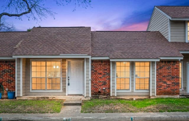 2-bedroom rental at 9140 Timber Unit UNIT 4002 in San Antonio, TX — photo 1