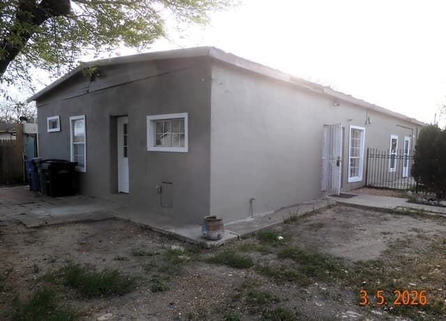 rental at 501 SW 34th in San Antonio, TX — photo 4