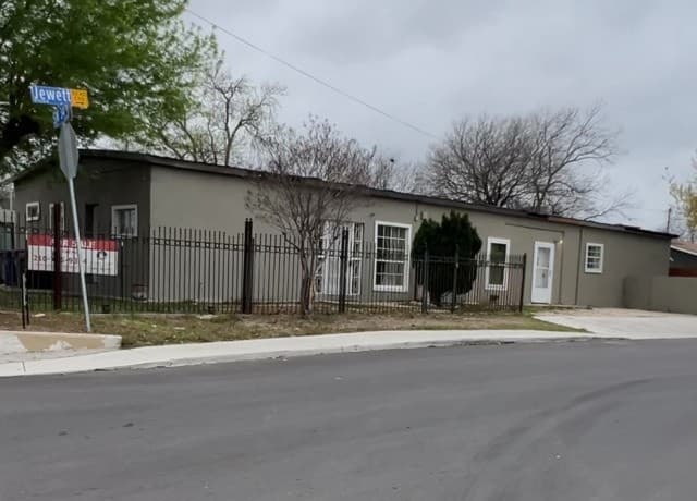 3-bedroom rental at 501 34th in San Antonio, TX — photo 1