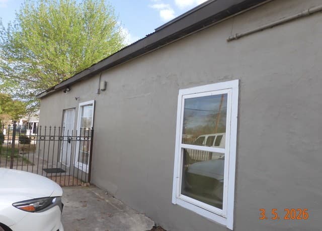 3-bedroom rental at 501 34th in San Antonio, TX — photo 5