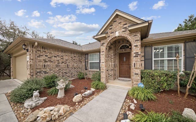 4-bedroom rental at 23555 Fairway in San Antonio, TX — photo 1
