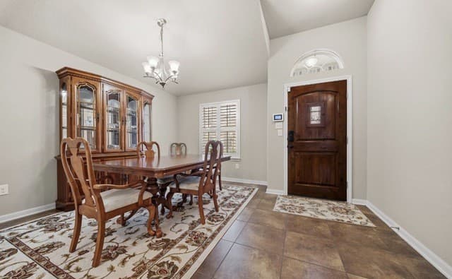 4-bedroom rental at 23555 Fairway in San Antonio, TX — photo 2
