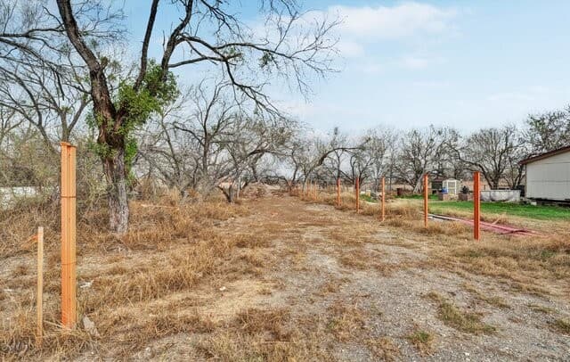 rental at 18962 Lagloria Rd in Elmendorf, TX — photo 4