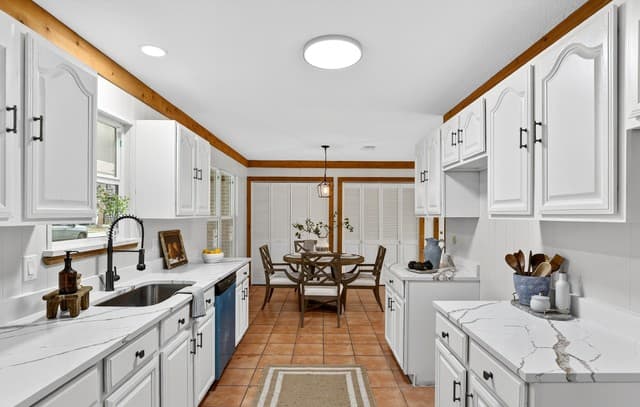 3-bedroom rental at 330 Chaparral in Pleasanton, TX — photo 5