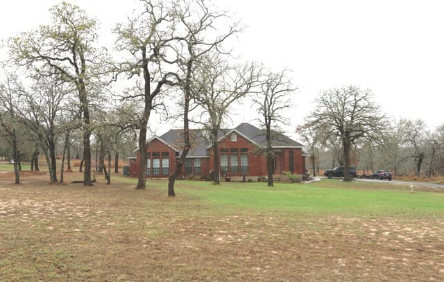 3-bedroom rental at 124 Rosewood Dr in La Vernia, TX — photo 1