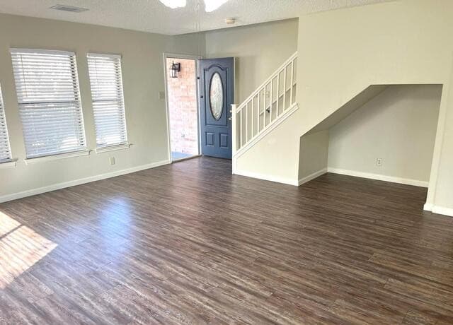 4-bedroom rental at 6310 Regency Crest in San Antonio, TX — photo 5