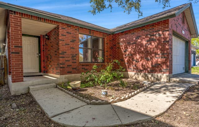 3-bedroom rental at 6622 Evenridge in San Antonio, TX — photo 5