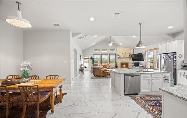 4-bedroom rental at 29739 Elkhorn Rdg in Fair Oaks Ranch, TX — photo 5