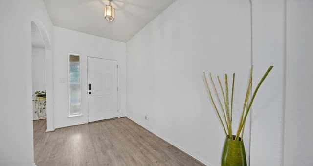 3-bedroom rental at 14603 Wyoming Pass in San Antonio, TX — photo 3