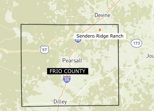 rental at 125 Cr 2644 in Moore, TX — photo 4