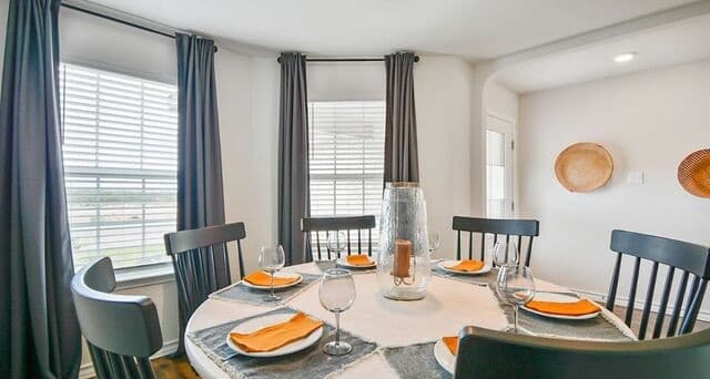 4-bedroom rental at 121 Lilli's Lane in Comfort, TX — photo 3