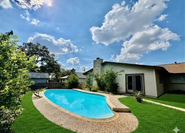 3-bedroom rental at 8006 Harper Valley in Live Oak, TX — photo 4