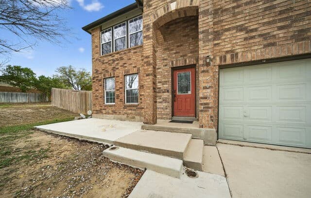 4-bedroom rental at 5001 Whisper Cv in Schertz, TX — photo 5