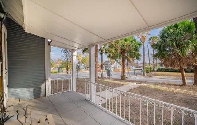 4-bedroom rental at 901 W Woodlawn in San Antonio, TX — photo 3