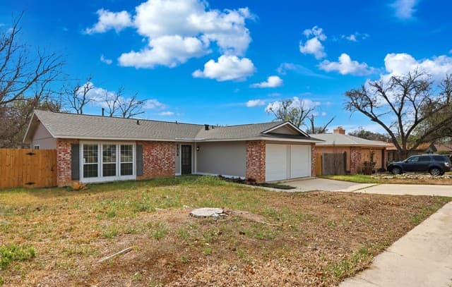 3-bedroom rental at 5806 Valley Forge in San Antonio, TX — photo 2