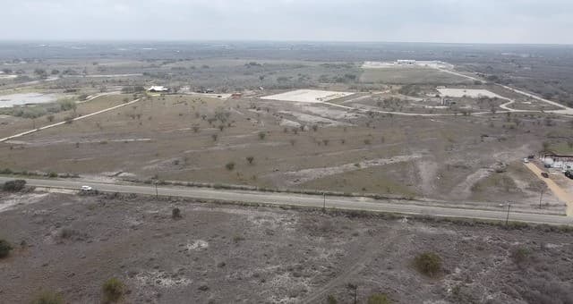 rental at TBD County Road 216 in Hobson, TX — photo 5
